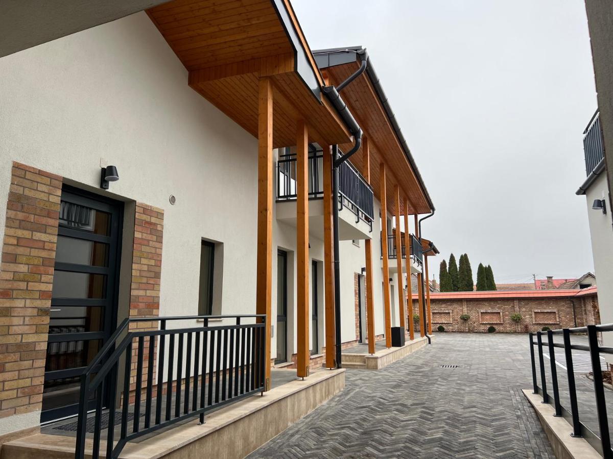H11 Rooms Έστεργκομ Εξωτερικό φωτογραφία