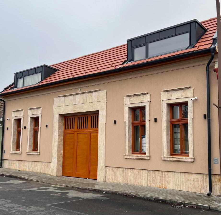 H11 Rooms Έστεργκομ Εξωτερικό φωτογραφία